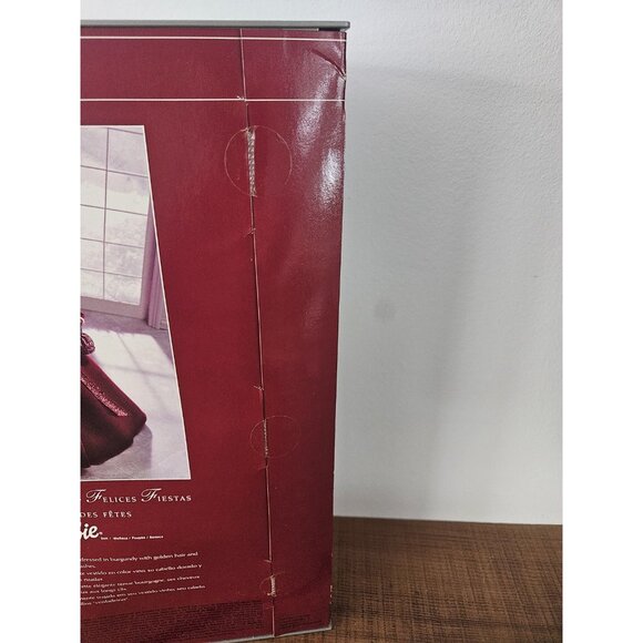 Special Edition 2002 Holiday Celebration Barbie - Picture 6 of 6